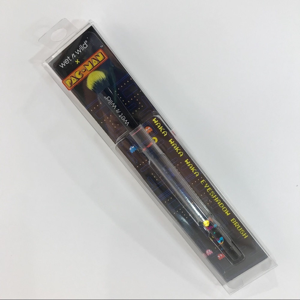 Wet n Wild Pac-man eye shadow brush